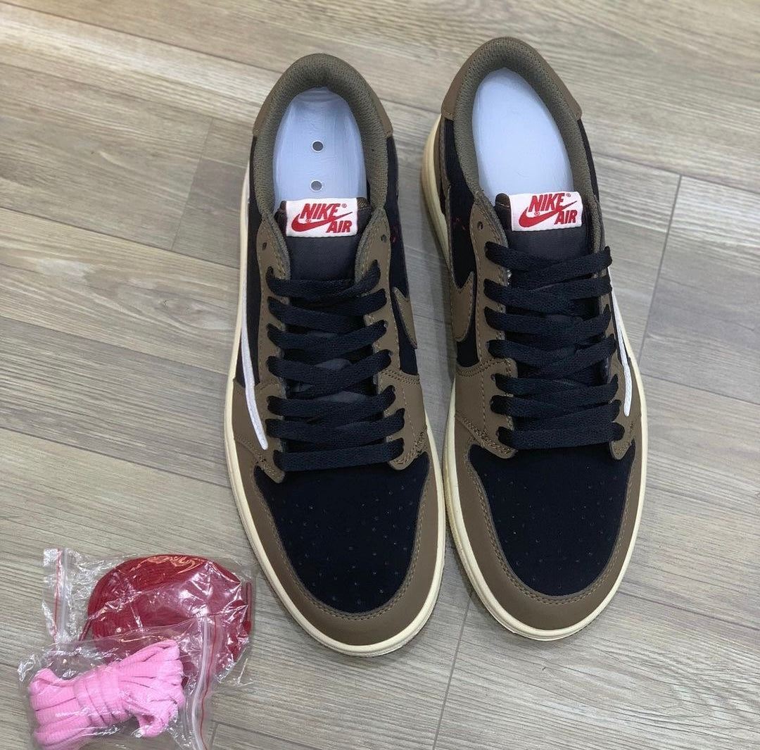 Tênis Air Jordan 1 Low Travis Scott 'Mocha'