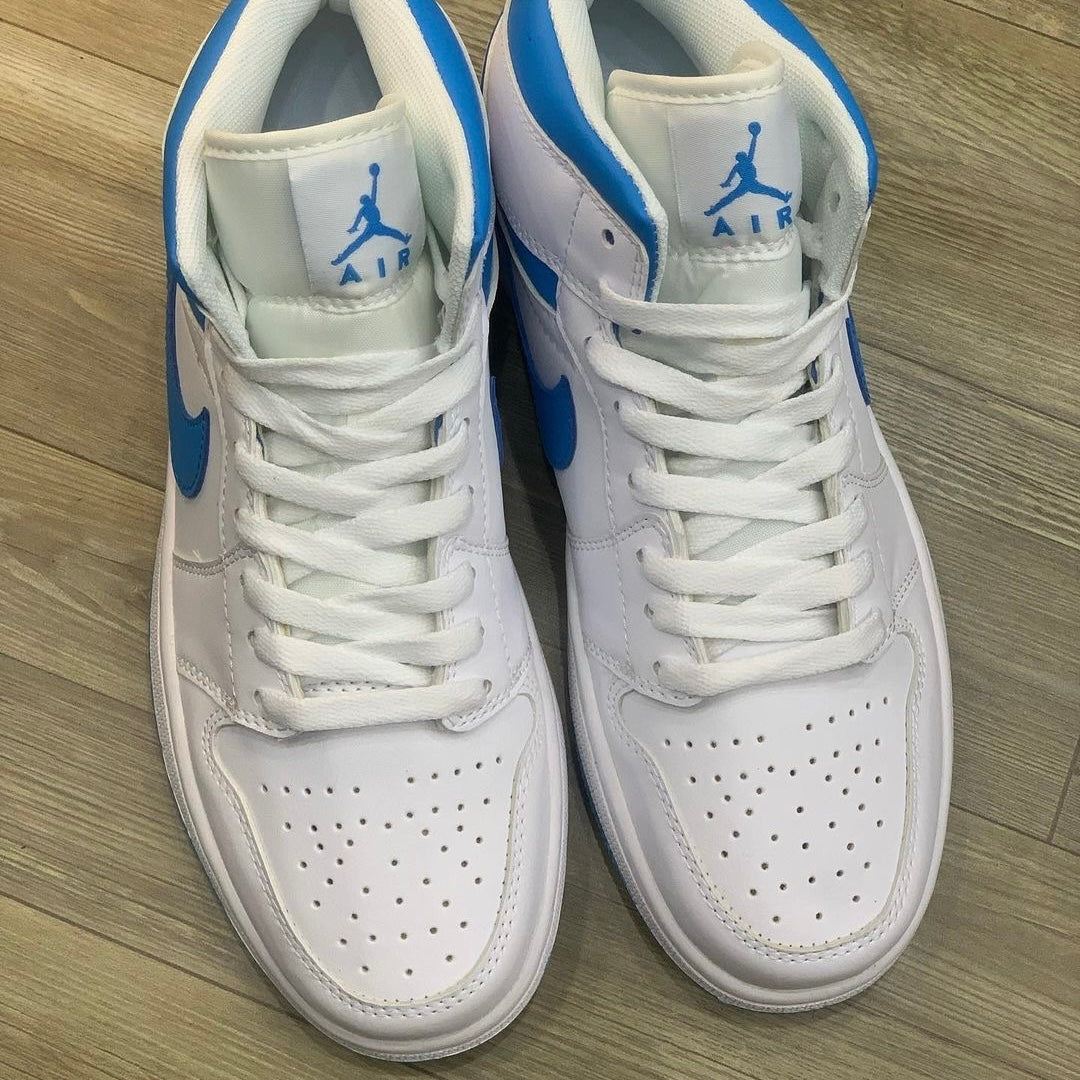 Tênis Jordan 1 Mid 'UNC'
