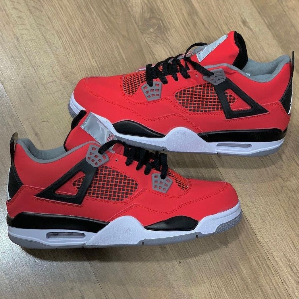Tênis Jordan 4 Retrô 'Toro Bravo'