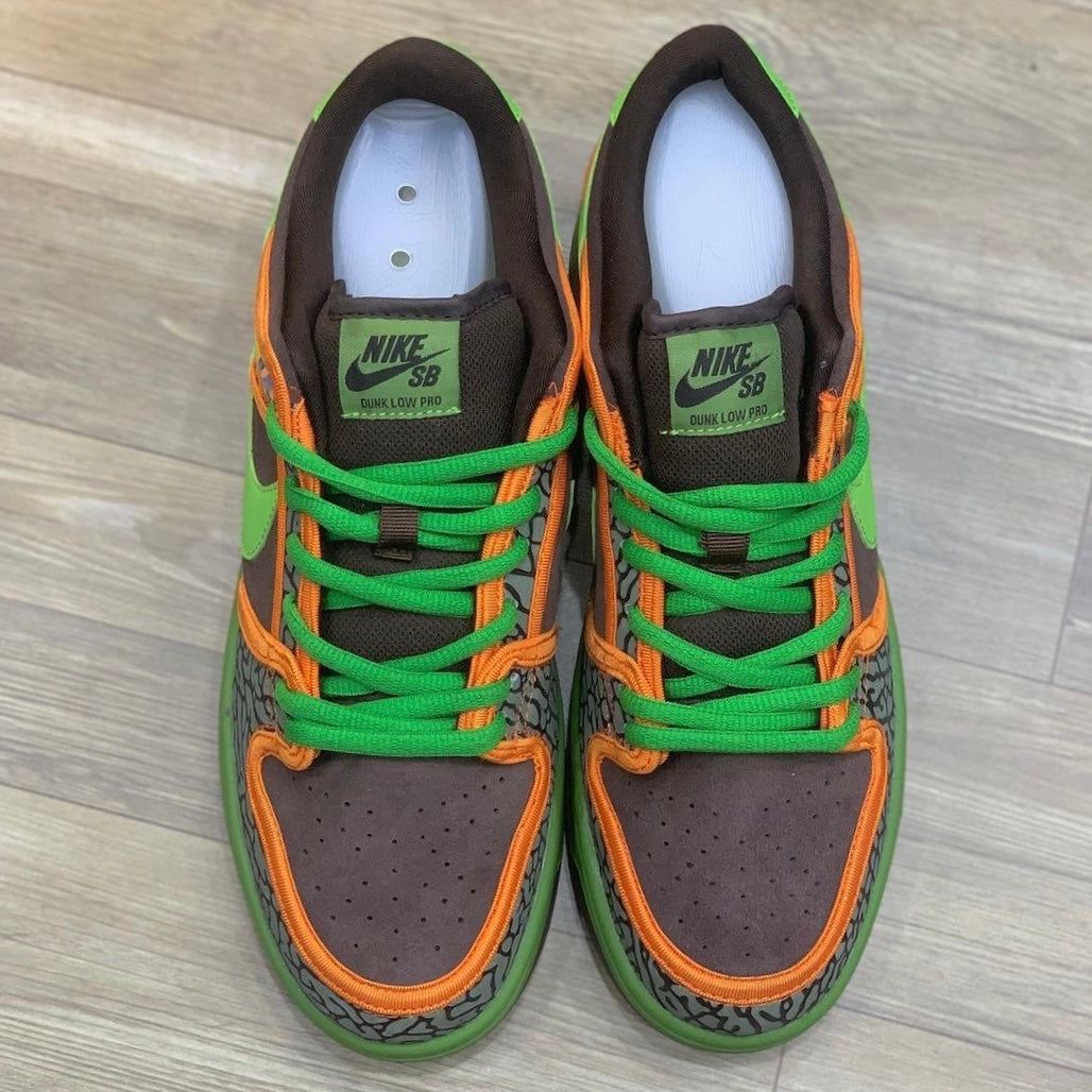 Tênis Nike SB Dunk Low 'De La Soul'