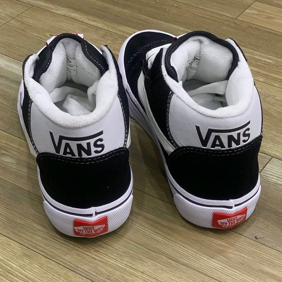 Tênis Vans Knu Skool Mid ‘Black White’