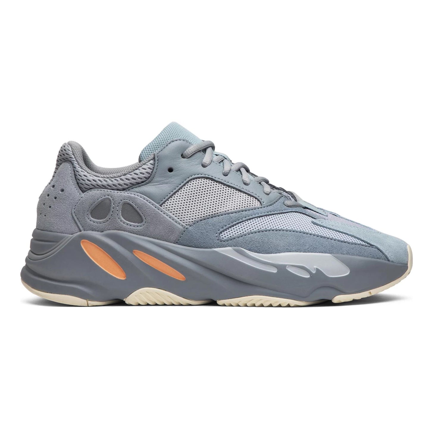 Tênis Yeezy Boost 700