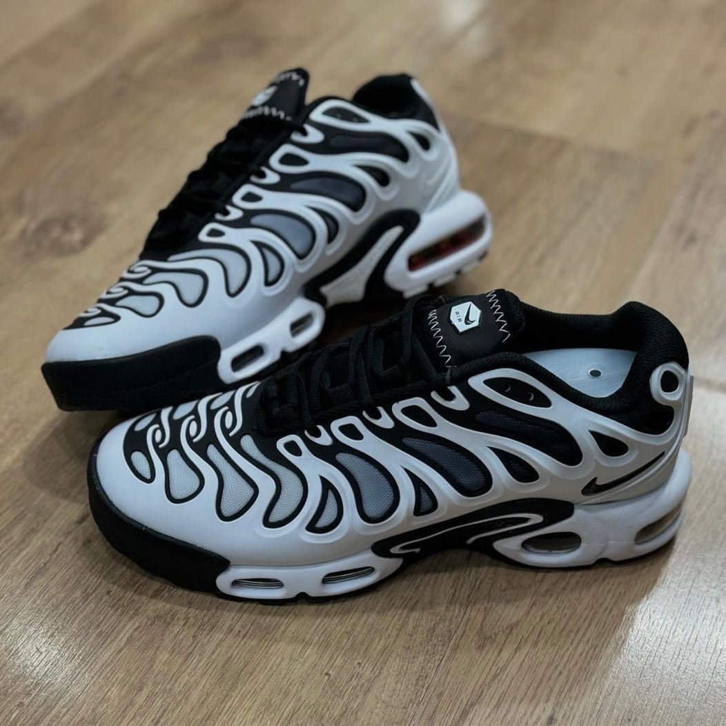 Tênis Air Max Plus Drift 'White Silver Black'