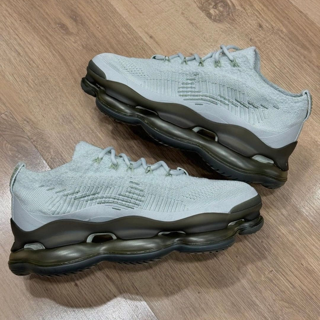 Tênis Air Max Scorpion Flyknit 'Light Silver Bronzine'