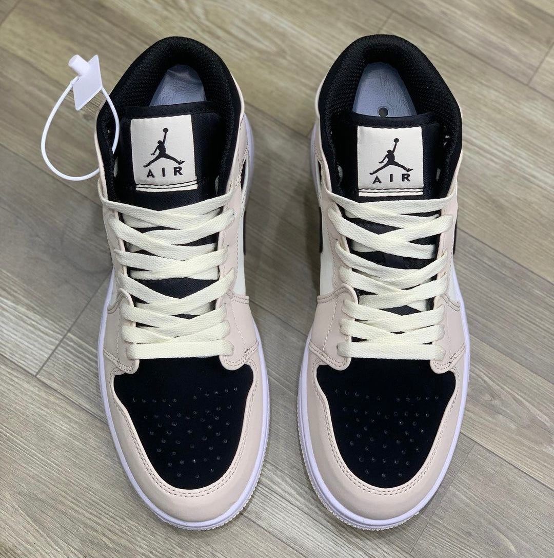 Tênis Jordan 1 Mid 'Guava Ice'