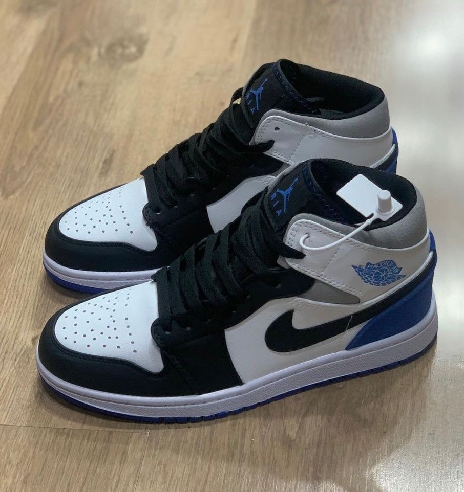 Tênis Jordan 1 Mid SE 'Royal Black Toe'