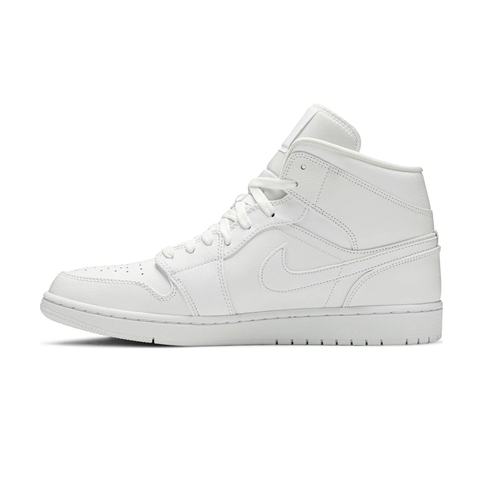 Tênis Nike Air Jordan 1 Mid Triple White