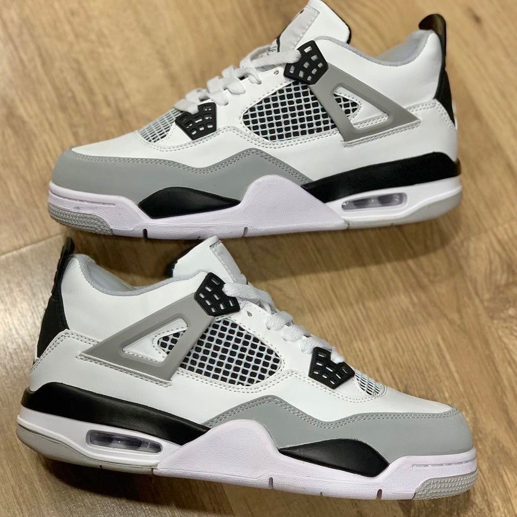 Tênis Jordan 4 Retrô 'Military Black'