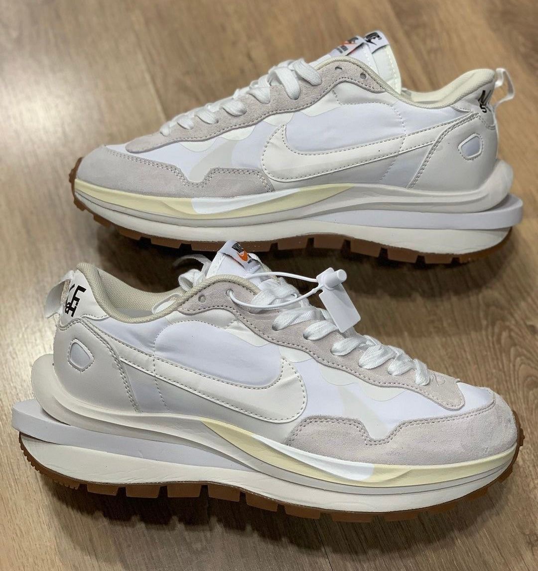 Tênis Sacai x VaporWaffle 'Sail Gum'