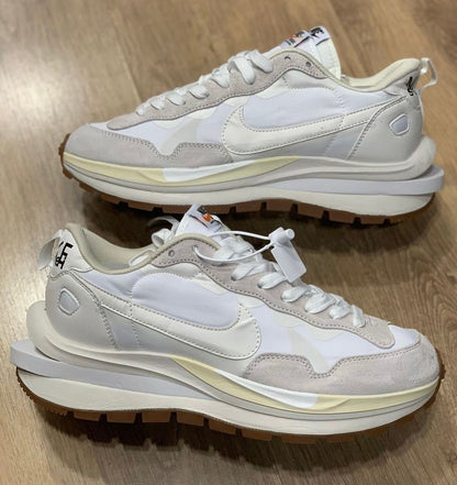 Tênis Sacai x VaporWaffle 'Sail Gum'