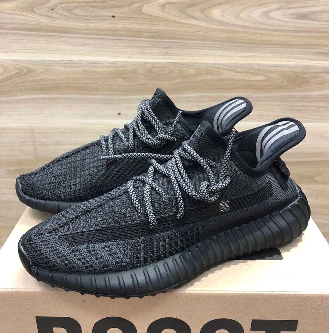 Tênis Yeezy Boost 350 V2 'Onyx'