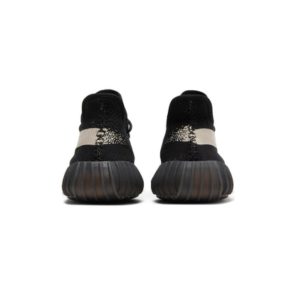 Tênis Yeezy Boost 350 V2 'Oreo'